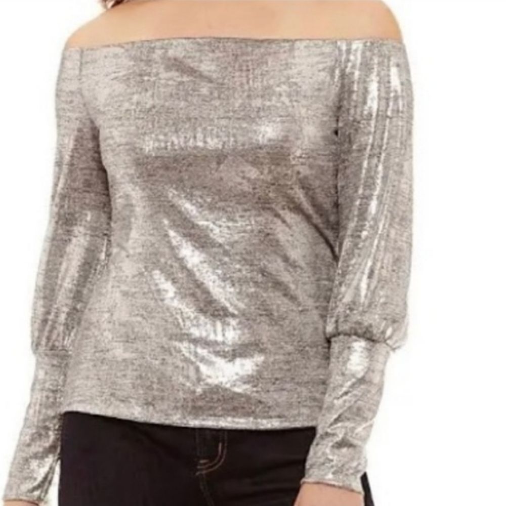 ‎NWT Bold elements off shoulder silver top